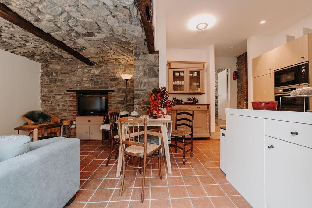 Apartmán Tiny Stone Maredret Exteriér fotografie
